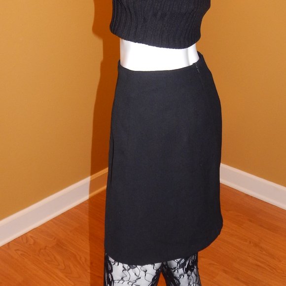 Bebe size 2P  BLACK SHORT SEXY Skirt - Picture 9 of 10